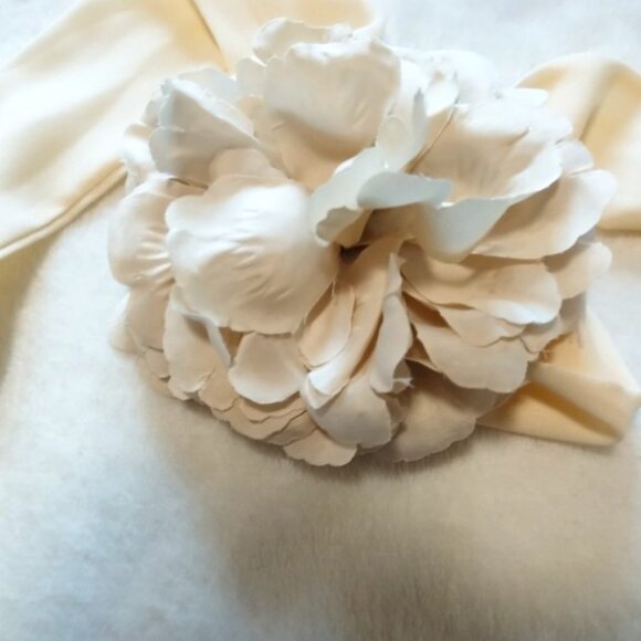 ZARA Flower Neck Bow - Picture 4 of 8